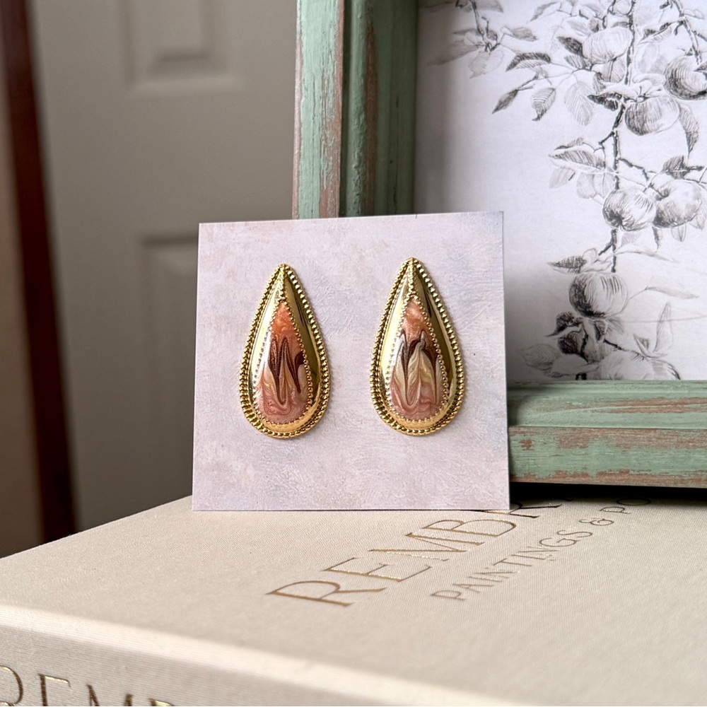 Marbled Teardrop Statement Earrings 🏷️ - Picture 5 of 6